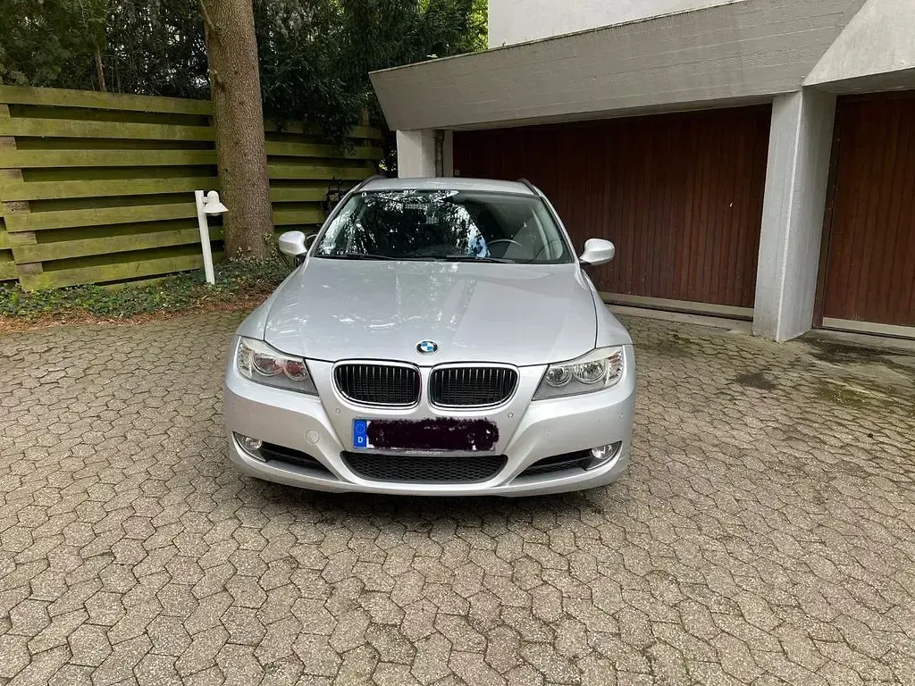 Używany BMW 318 143 KM (105 kW) 2010 Srebrny Kombi