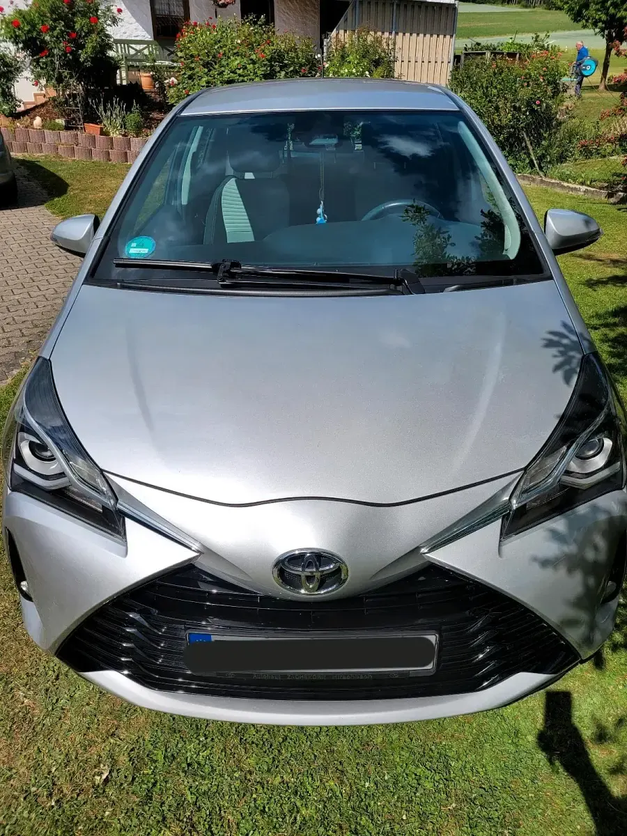 Gebraucht Toyota Yaris Comfort 111 PS (81 kW) 2017 Silber Kleinwagen