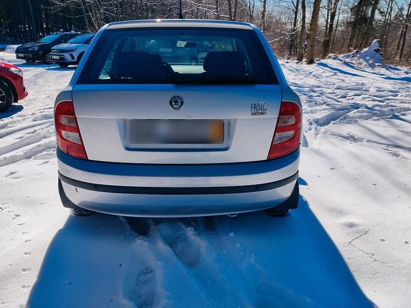 Gebraucht Skoda Fabia 75 PS (55 kW) 2001 Silber Kleinwagen