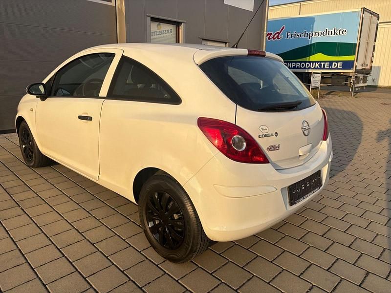 Używany Opel Corsa Selection 69 KM (50 kW) 2014 Biały Hatchback