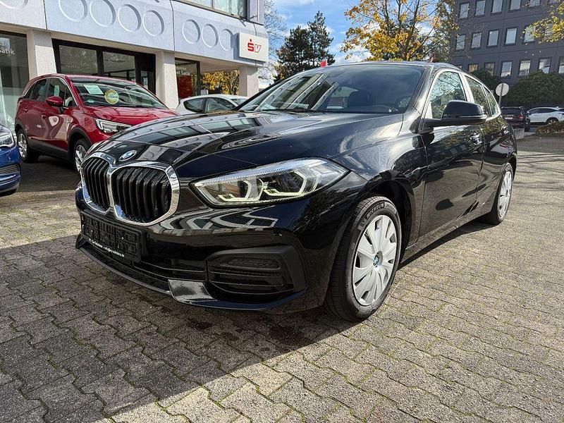 Schwarz Gebraucht 2021 BMW 116 Kleinwagen | 16.990 € (Fairer Preis) - Bild 1/4