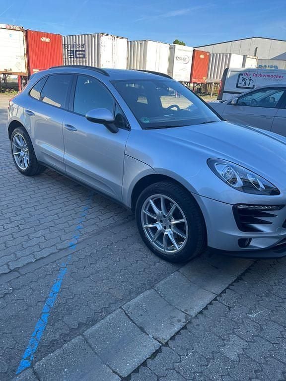 Second-hand Porsche Macan 252 CP (185 kW) 2018 Argintiu SUV