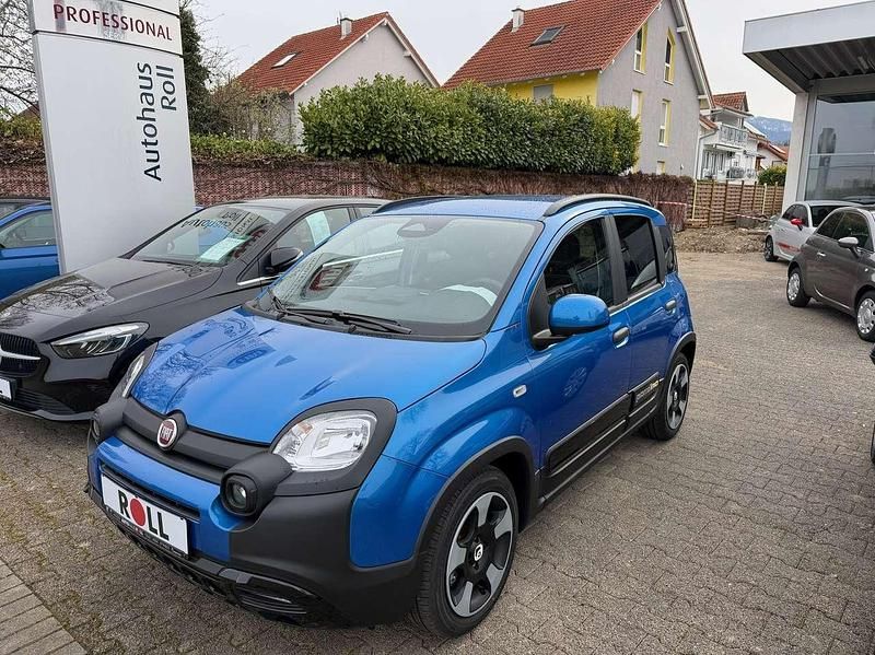 Neu Fiat Panda Cross Cross 69 PS (50 kW) 2026 Italia blau metallic Kleinwagen