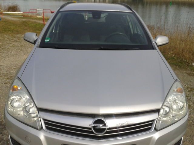 Gebraucht Opel Astra 101 PS (74 kW) 2007 Silber Kombi