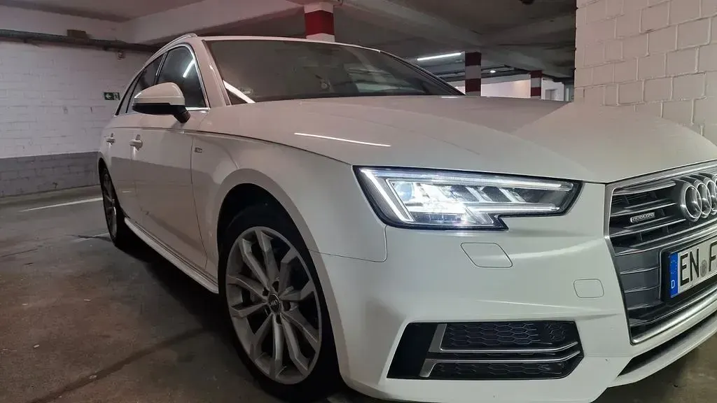 Gebraucht Audi A4 Design 218 PS (160 kW) 2018 Weiß Kombi