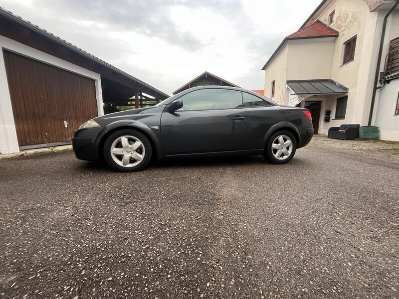 Grau Gebraucht 2007 Renault Mégane Cabriolet Cabrio | 2.300 € (Fairer Preis) - Bild 1/4