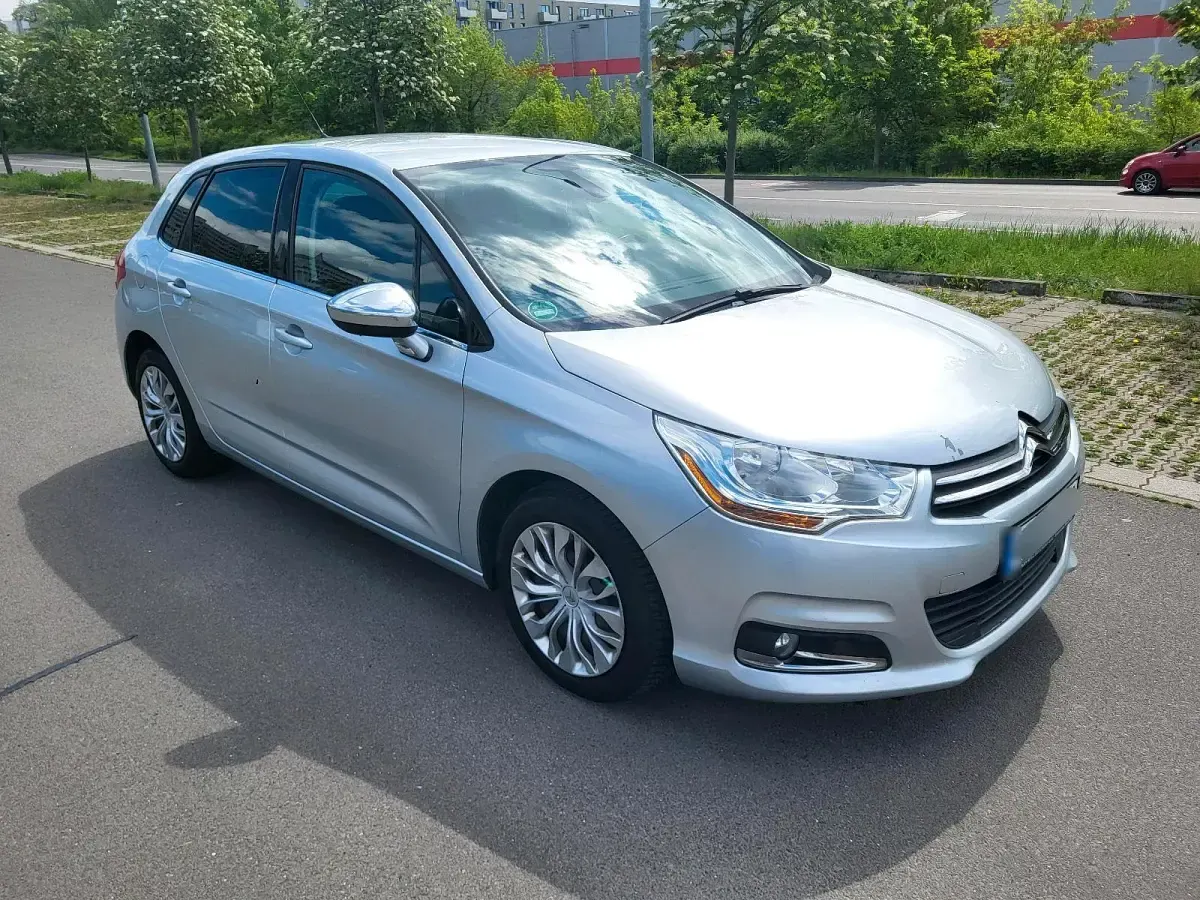 Gebraucht Citroën C4 115 PS (84 kW) 2013 Silber Limousine