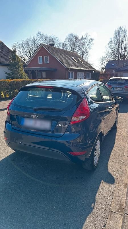 Gebraucht Ford Fiesta 60 PS (44 kW) 2010 Blau Kleinwagen