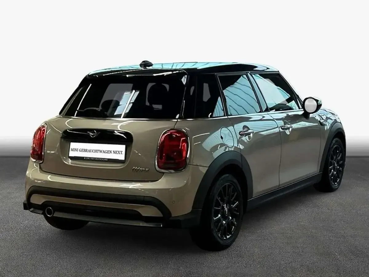 Gebraucht Mini Cooper Classic 136 PS (100 kW) 2023 Rooftop grey metallic Kleinwagen