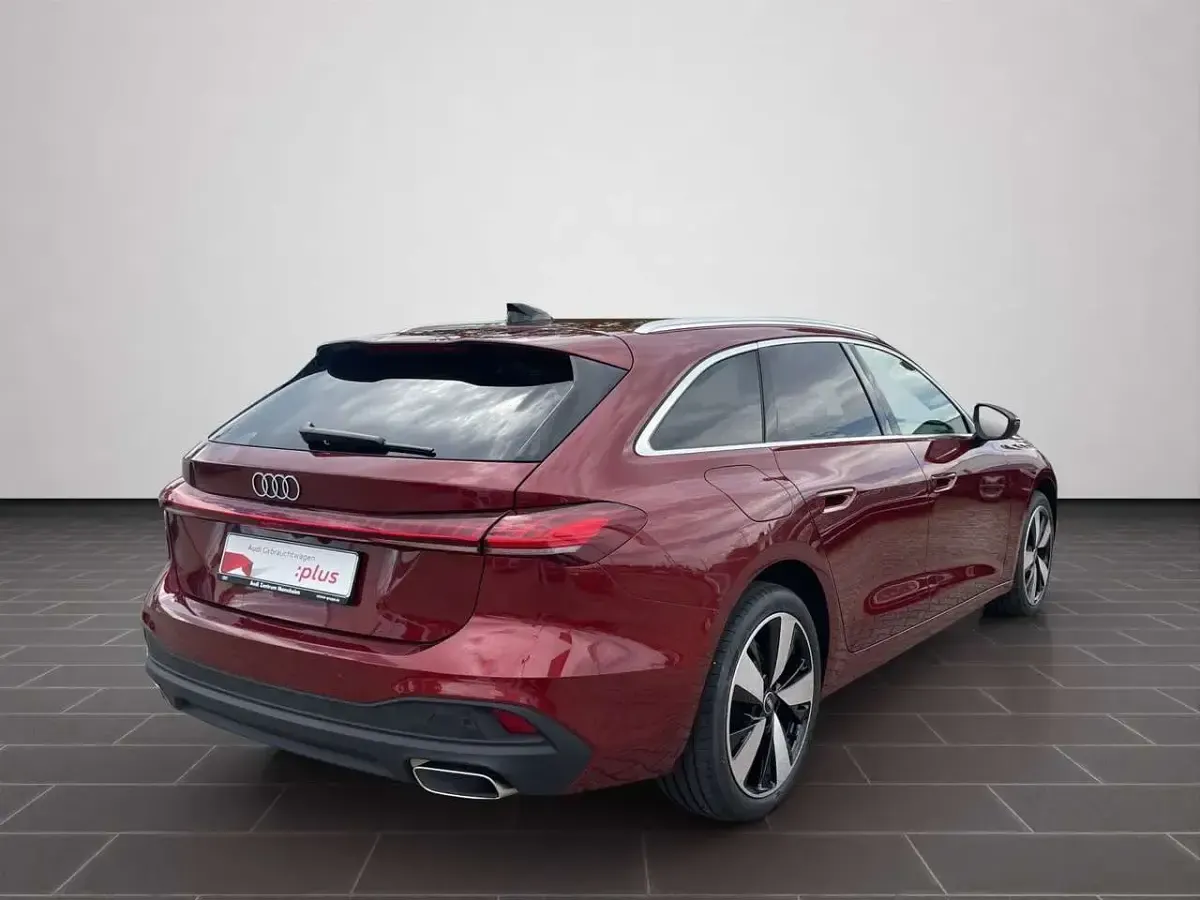 Gebraucht Audi A5 Basis 204 PS (150 kW) 2025 Grenadinerot metallic Kombi