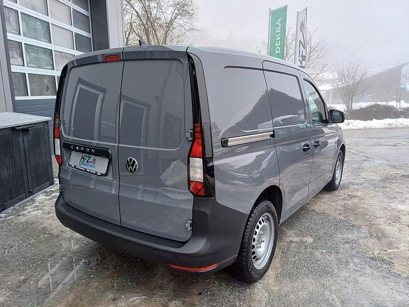 Gebraucht VW Caddy Basis 102 PS (75 kW) 2025 Grau Van / Kleinbus