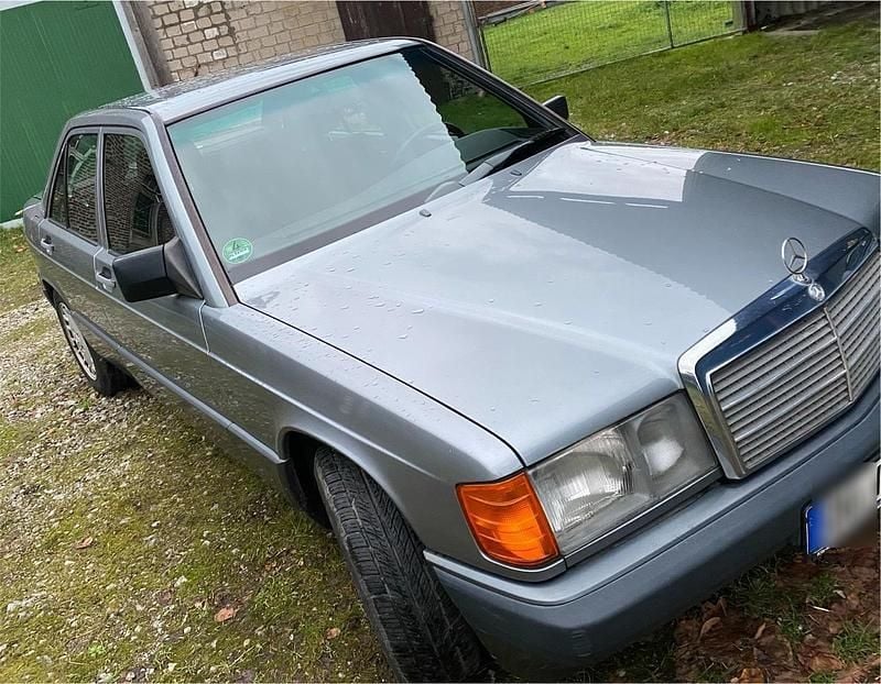 Grau Gebraucht 1989 Mercedes 190 Limousine | 5.200 € - Bild 1/4