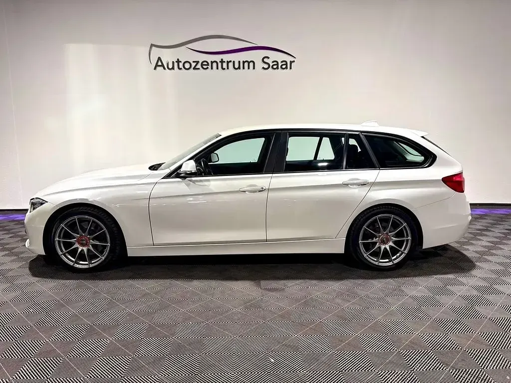 Gebraucht BMW 330 Performance 252 PS (185 kW) 2016 Weiß Kombi