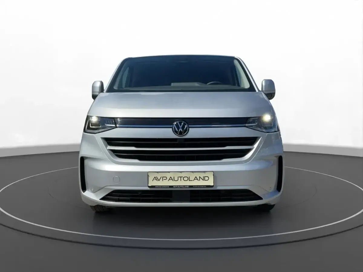 Gebraucht VW Caravelle Style 150 PS (110 kW) 2025 Grau Van