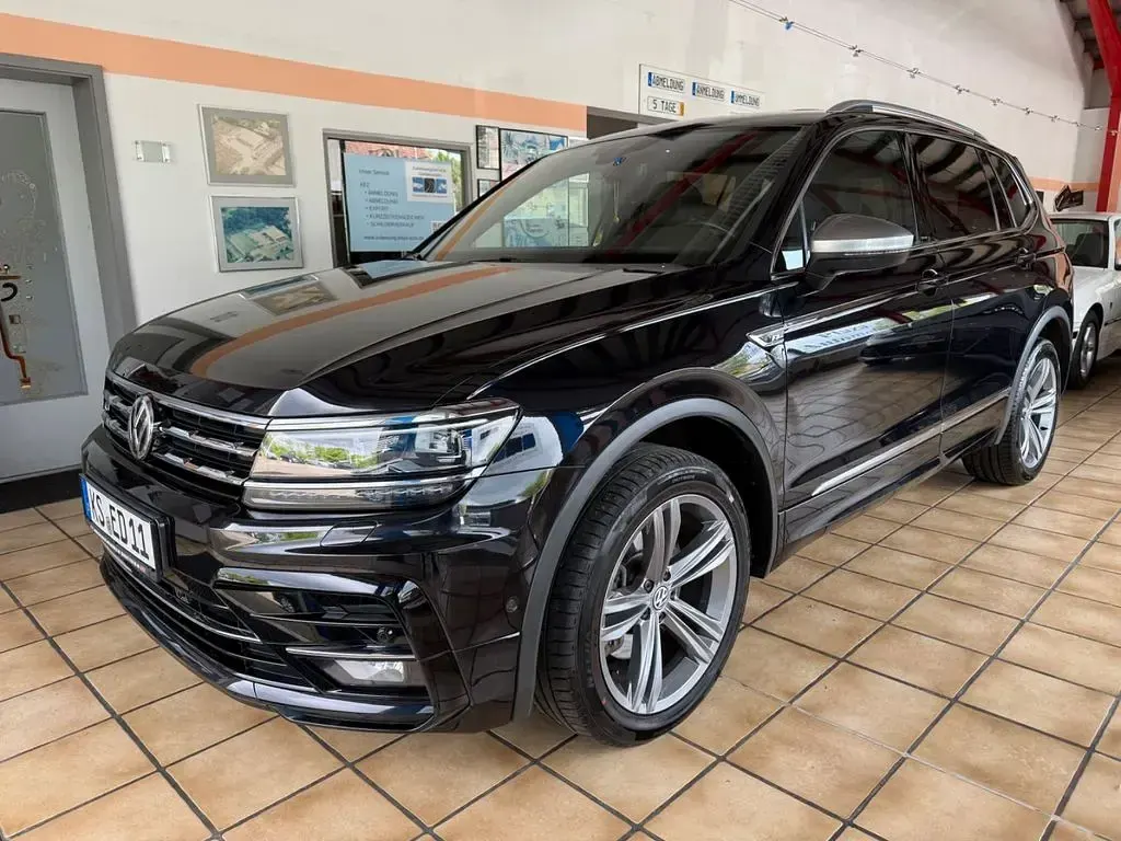 Gebraucht VW Tiguan Allspace Highline 200 PS (147 kW) 2021 Schwarz SUV