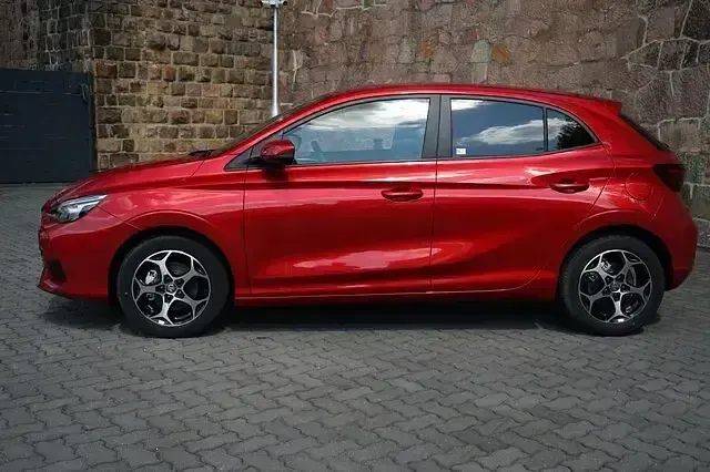 Neu MG MG3 Luxury 194 PS (142 kW) 2026 Rot Kleinwagen