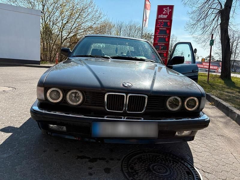 Gebraucht BMW 730 188 PS (138 kW) 1990 Schwarz Limousine