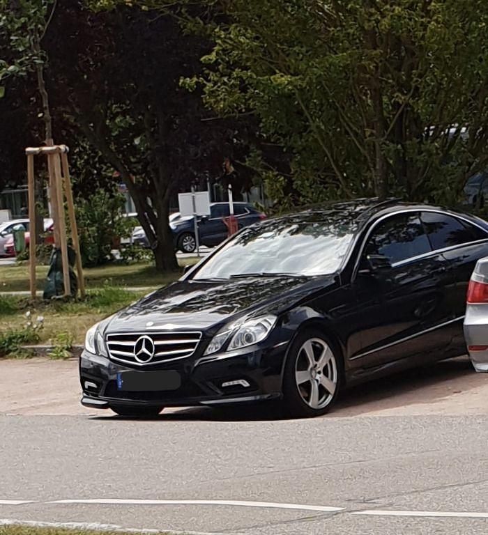 Schwarz Gebraucht 2011 Mercedes E350 Coupé | 15.500 € (Teuer) - Bild 1/2