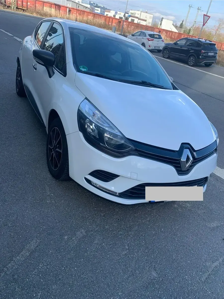 Gebraucht Renault Clio IV 74 PS (54 kW) 2019 Weiß Limousine