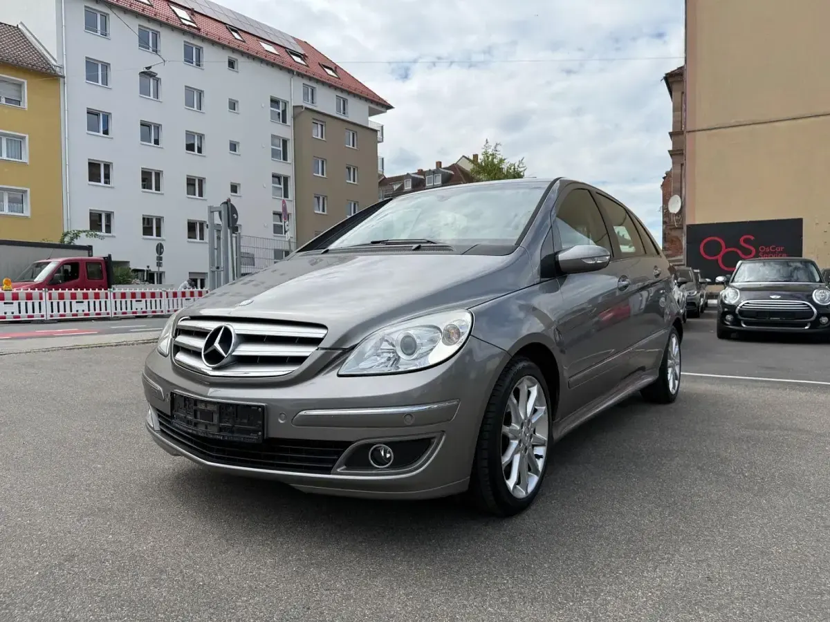 Gebraucht Mercedes B200 193 PS (141 kW) 2006 Grau Van / Kleinbus
