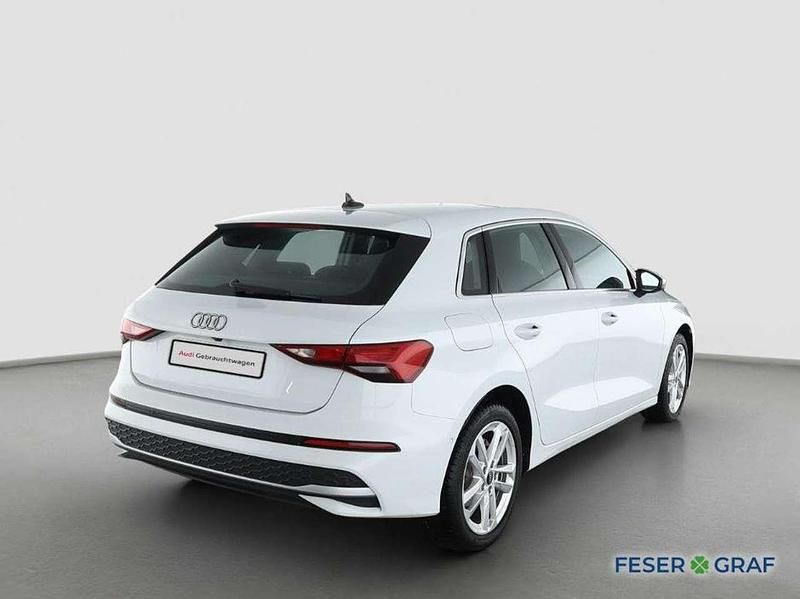 Gebraucht Audi A3 Ambiente 116 PS (85 kW) 2025 Gletscherweiß Limousine