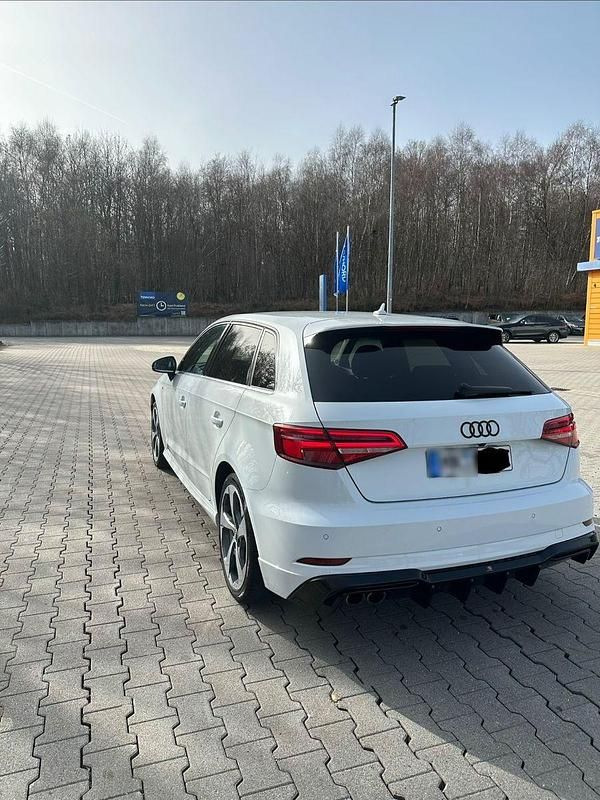 Gebraucht Audi A3 Sport 150 PS (110 kW) 2016 Weiß Limousine