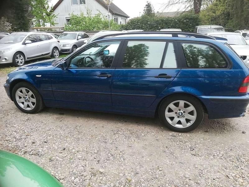 Gebraucht BMW 318 143 PS (105 kW) 2002 Topasblau metallic Kombi