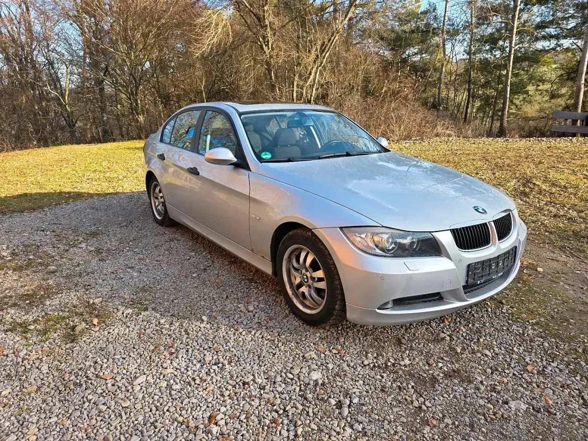 Gebraucht BMW 320 150 PS (110 kW) 2005 Silber Limousine