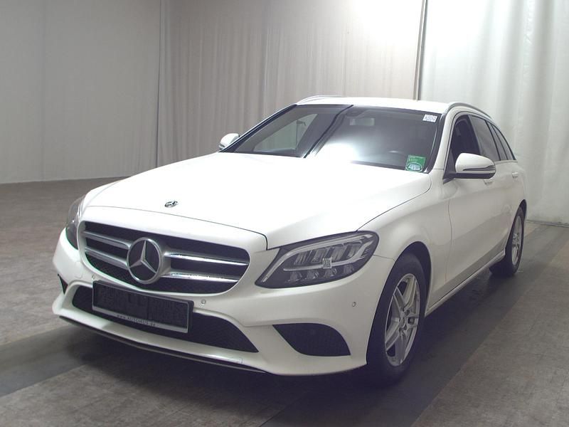 Gebraucht Mercedes C220 Avantgarde 194 PS (142 kW) 2019 Weiss Kombi