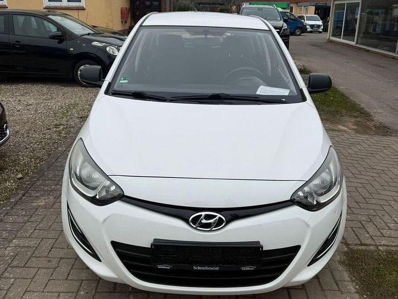 Gebraucht Hyundai i20 Edition 86 PS (63 kW) 2014 Weiß Kleinwagen