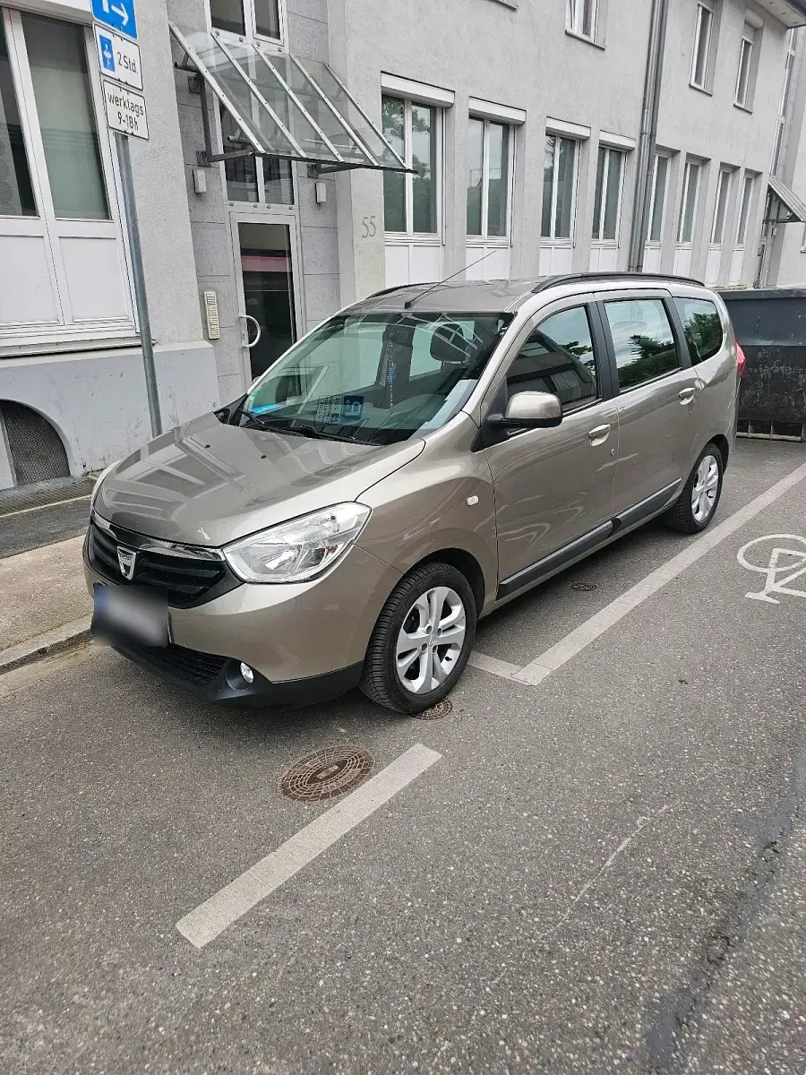 Gebraucht Dacia Lodgy 120 PS (88 kW) 2013 Beige Van / Kleinbus