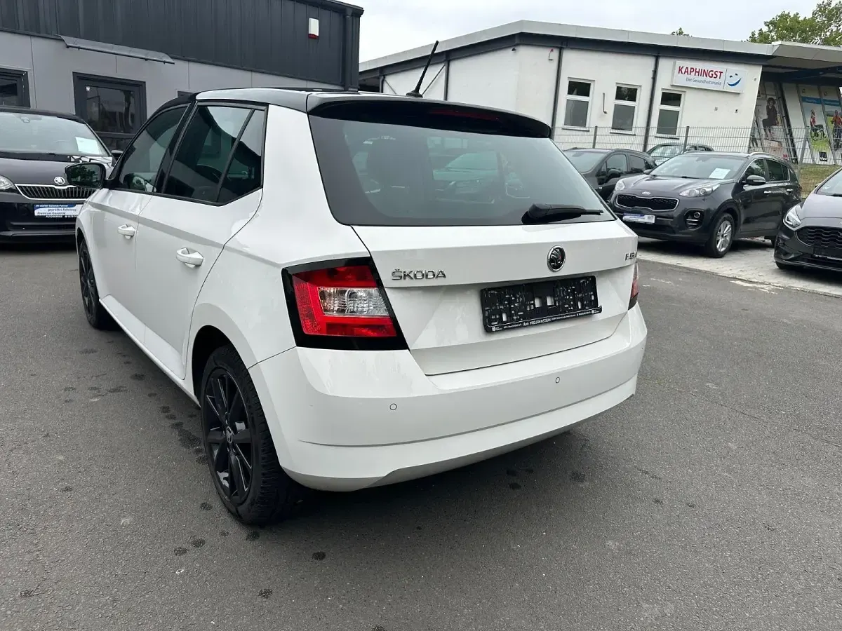 Gebraucht Skoda Fabia Ambition 90 PS (66 kW) 2017 Weiß Limousine
