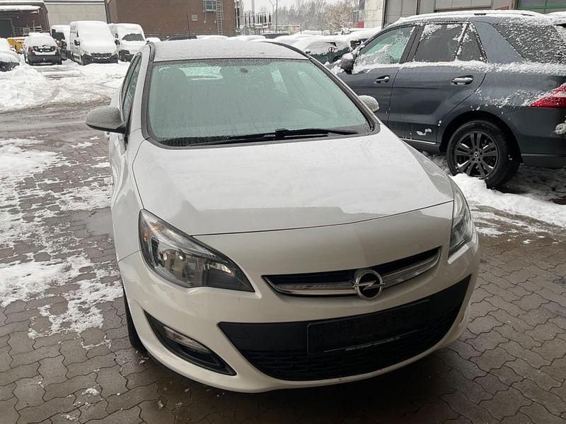 Gebraucht Opel Astra Edition 116 PS (85 kW) 2016 Weiß Kombi