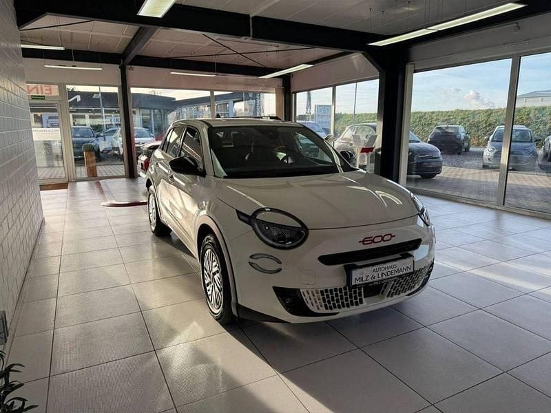 Gebraucht Fiat 600E Red 114 kW (156 PS) 2025 Weiß SUV