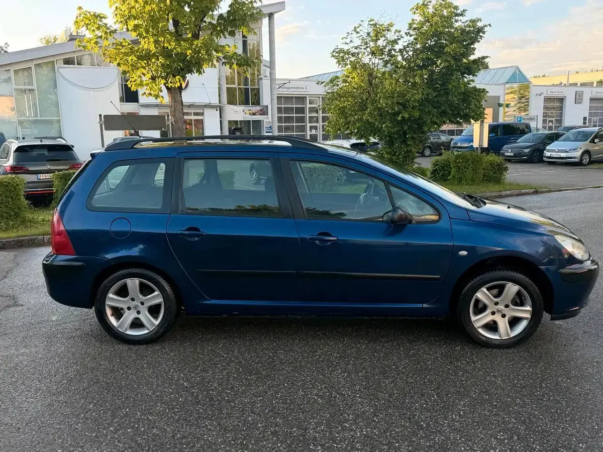 Gebraucht Peugeot 307 105 PS (77 kW) 2008 Blau Limousine
