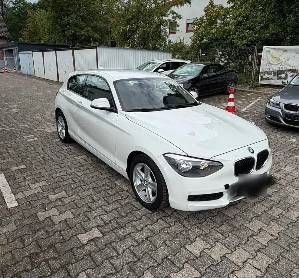 Gebraucht BMW 114 102 PS (75 kW) 2013 Weiß Kleinwagen