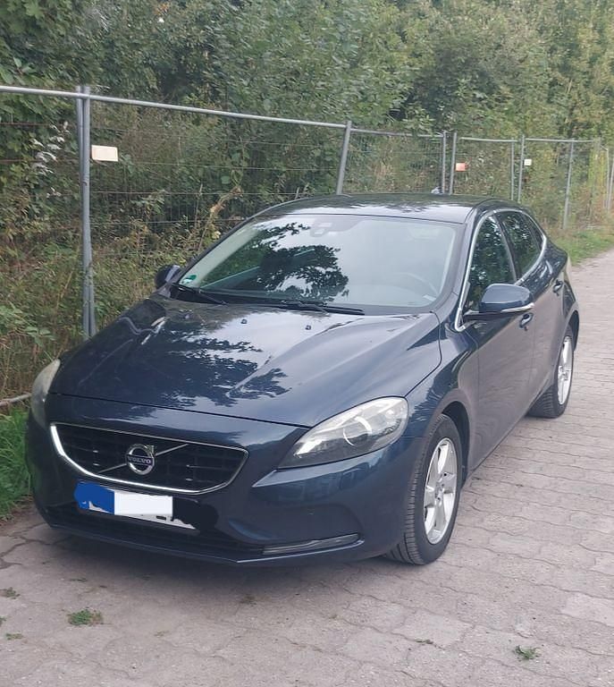 Gebraucht Volvo V40 Momentum 150 PS (110 kW) 2012 Blau Limousine