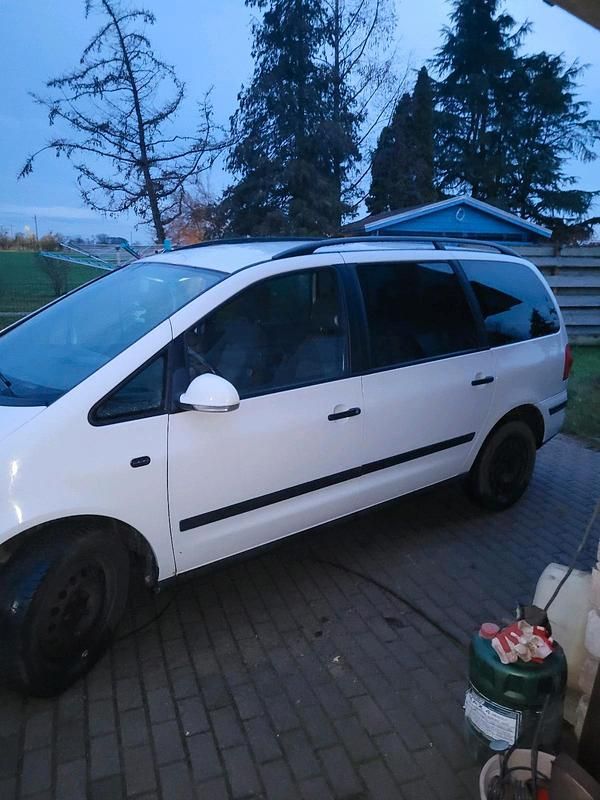 Weiß Gebraucht 2005 VW Sharan Van / Kleinbus | 2.300 € (Superpreis) - Bild 1/4