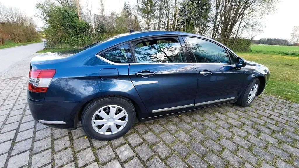Gebraucht Citroën C5 SELECTION 140 PS (102 kW) 2012 Blau Limousine