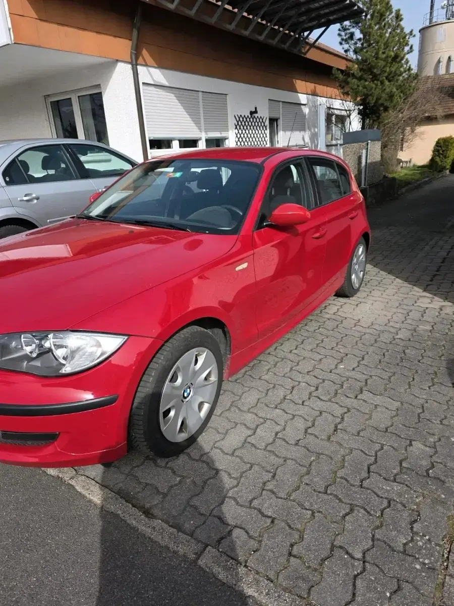 Gebraucht BMW 1500 122 PS (89 kW) 2008 Rot Kleinwagen