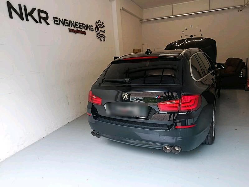 Schwarz Gebraucht 2012 BMW 520 Kombi | 6.500 € (Guter Preis) - Bild 1/4