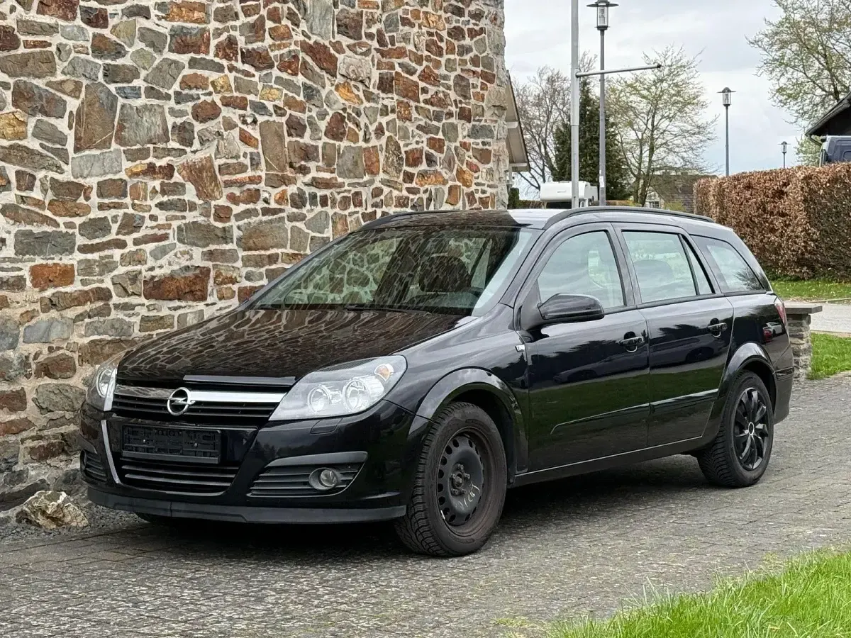 Gebraucht Opel Astra Edition+ 105 PS (77 kW) 2006 Schwarz Kombi