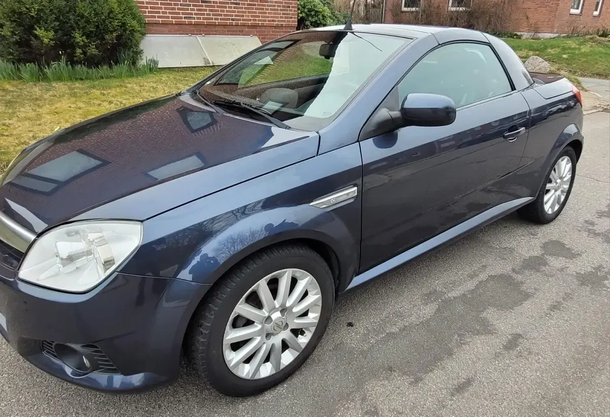 Gebraucht Opel Tigra 90 PS (66 kW) 2009 Blau Cabrio
