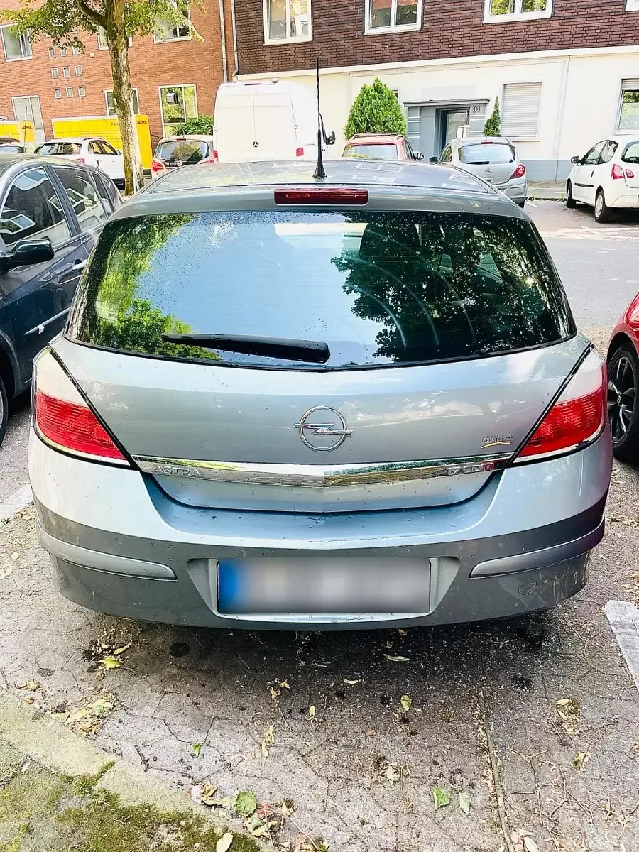 Gebraucht Opel Astra Enjoy 122 PS (89 kW) 2004 Grau Limousine