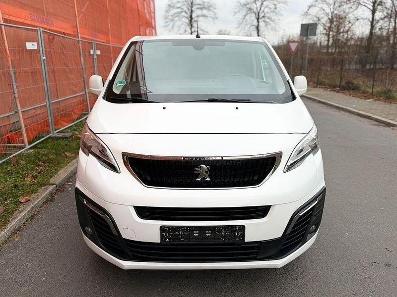 Gebraucht Peugeot Expert 177 PS (130 kW) 2019 Weiß Van
