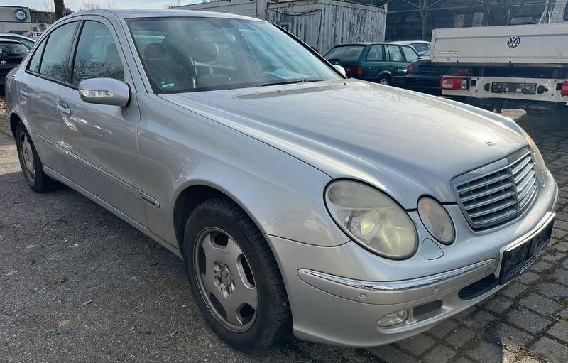 Gebraucht Mercedes E320 Elegance 224 PS (164 kW) 2003 Silber Limousine