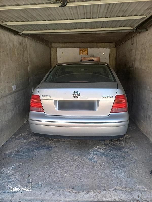 Gebraucht VW Bora 75 PS (55 kW) 2003 Silber Limousine