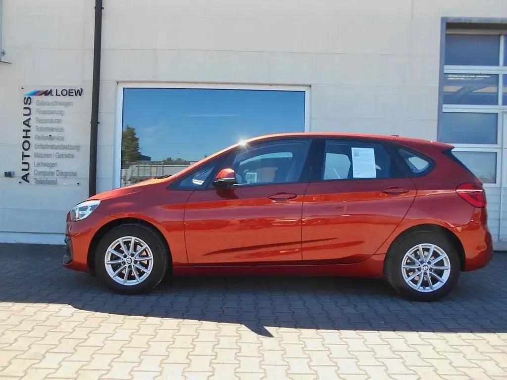 Gebraucht BMW 218 Active Tourer 140 PS (102 kW) 2019 Orange Van / Kleinbus