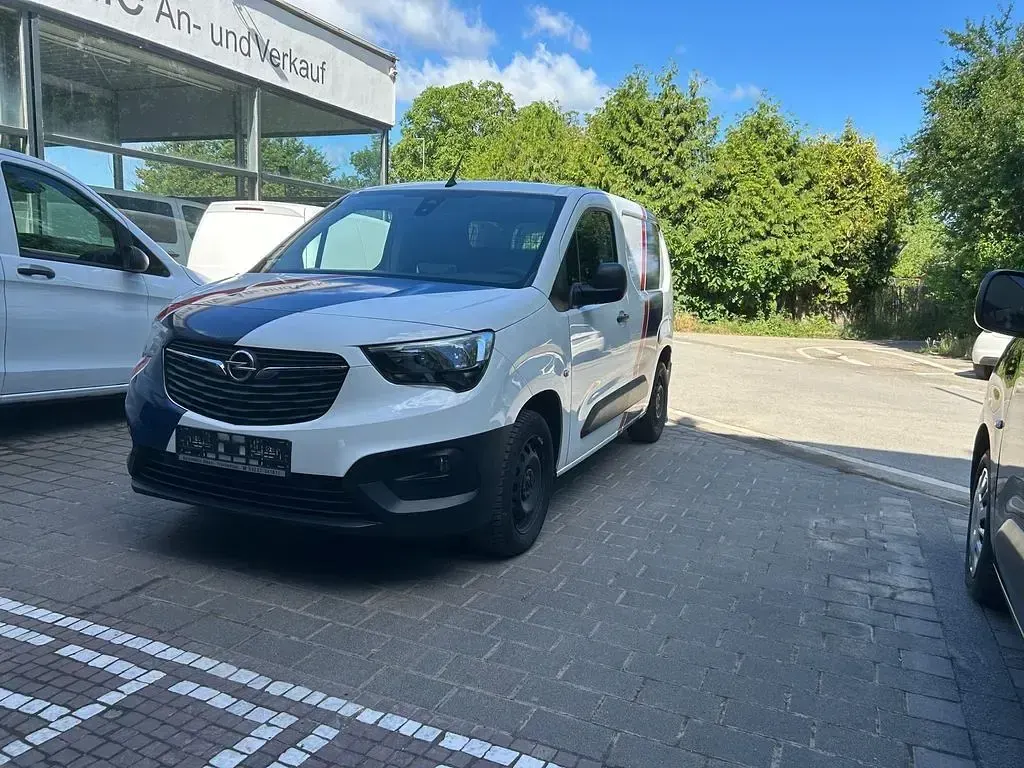 Gebraucht Opel Combo Edition 131 PS (96 kW) 2022 Weiß Van / Kleinbus
