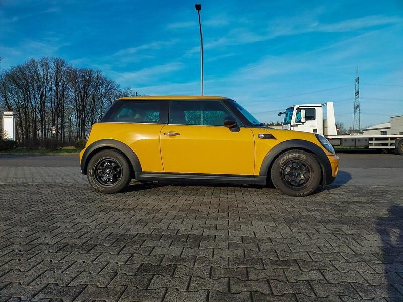 Gebraucht Mini Cooper Coupé 95 PS (69 kW) 2007 Gelb Coupé